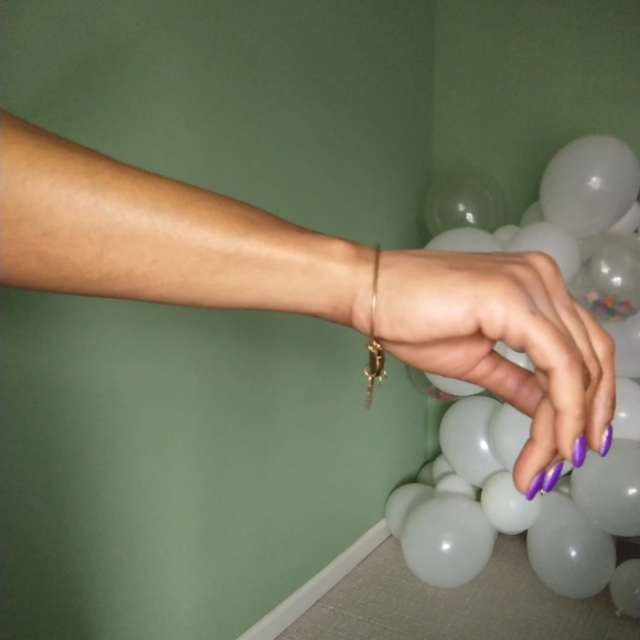 Women's Alex and Ani best friend bracelet - Picture 8 of 8